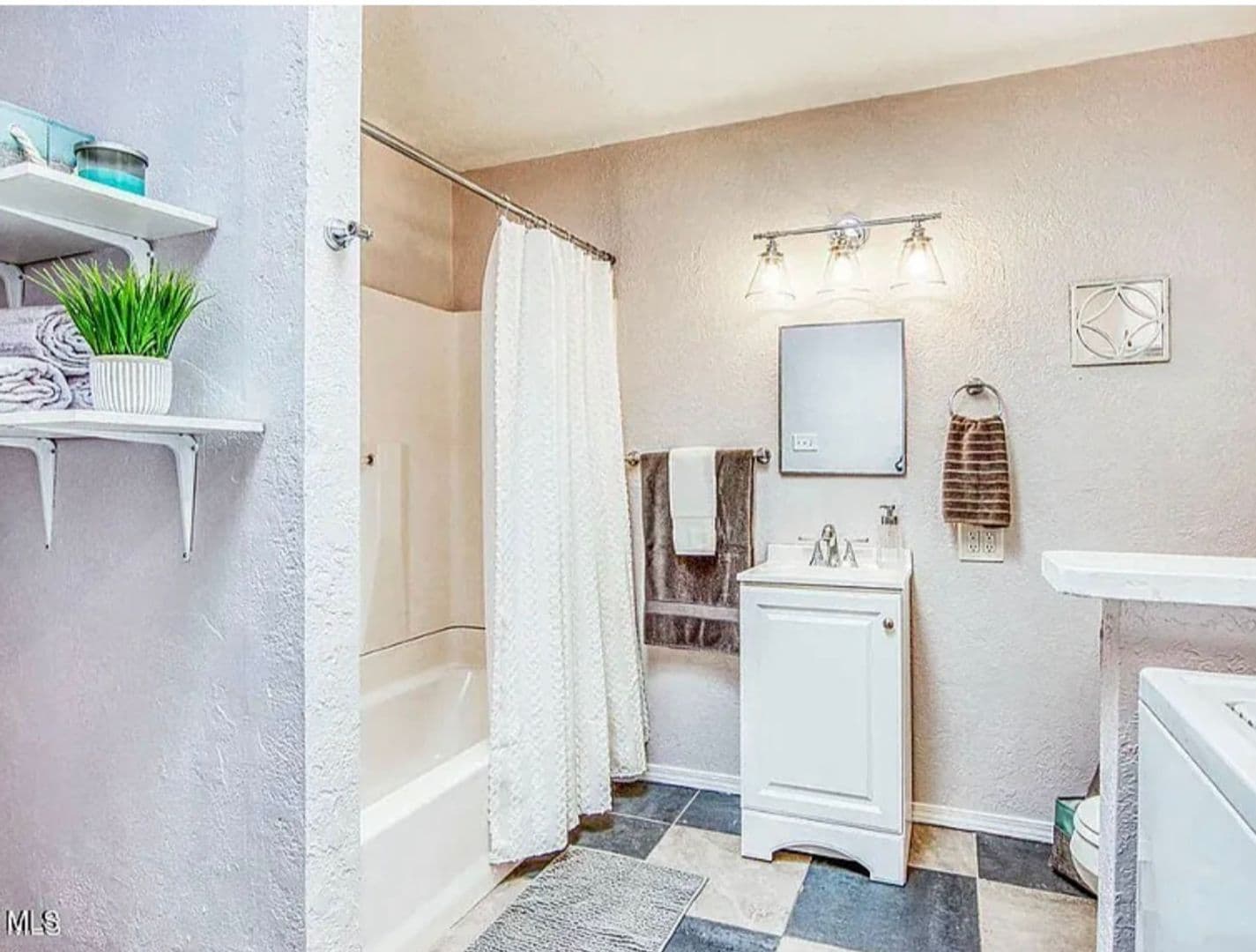EL PASO House: 221 HADLOCK STREET APT B