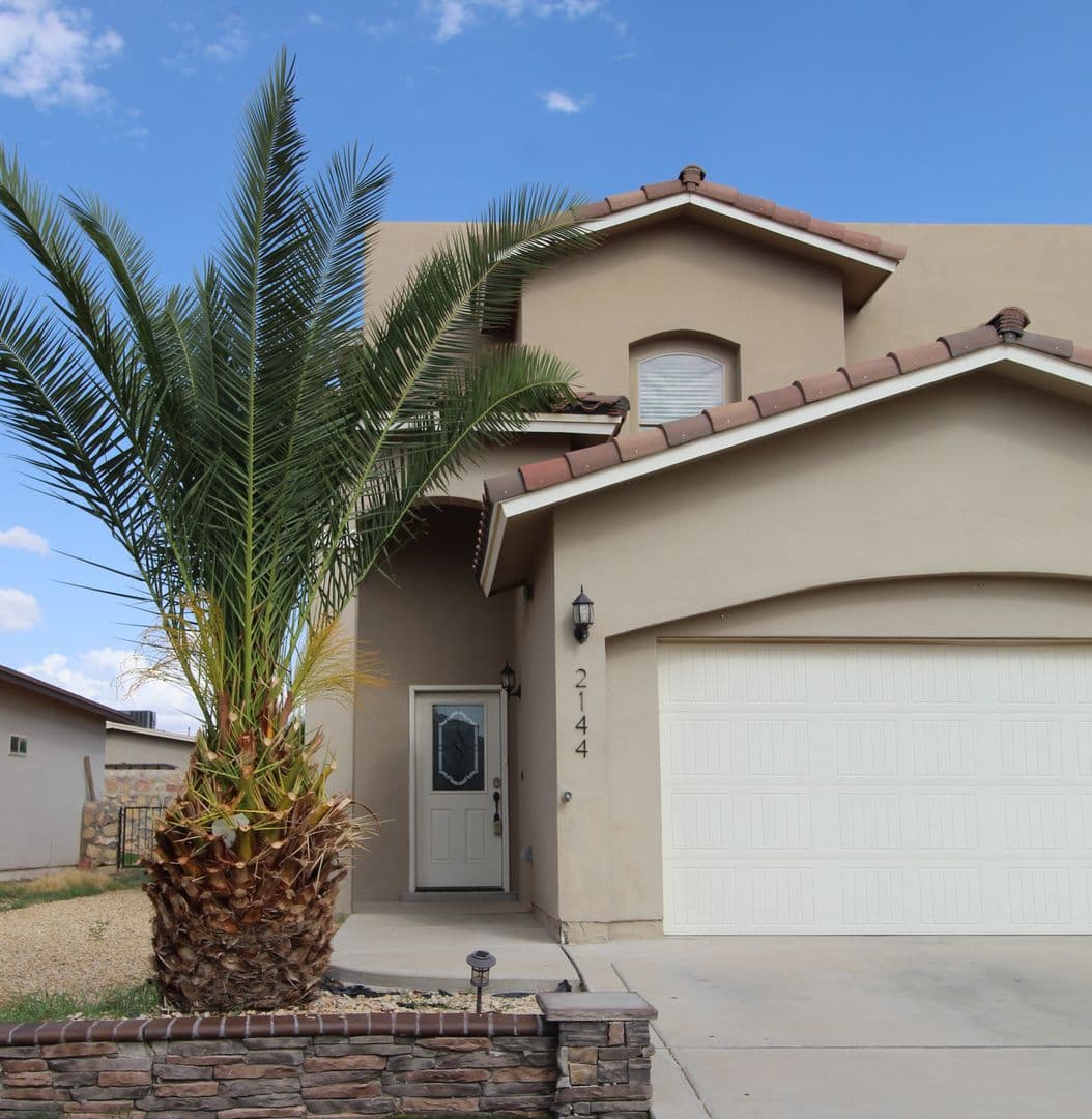 El Paso House: 2144 Robert Drennan