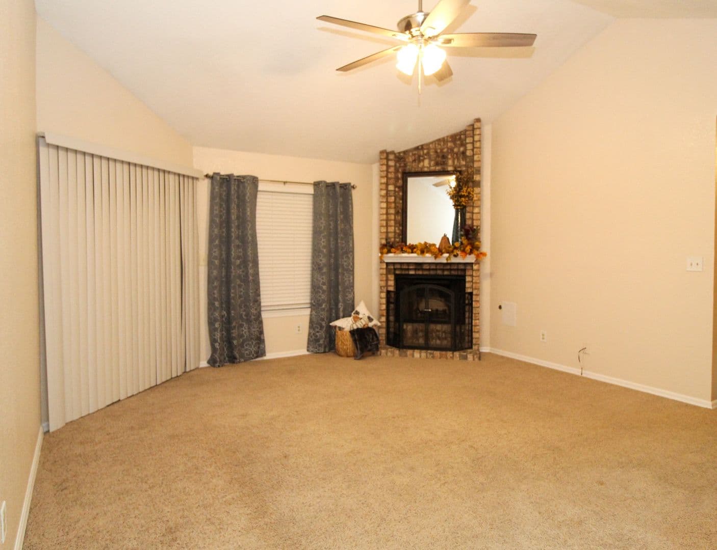 El Paso House: 11150 Loma Grande Dr.