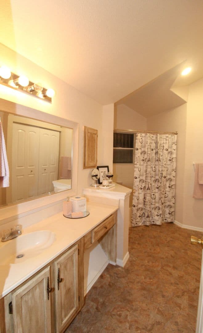 El Paso House: 11150 Loma Grande Dr.