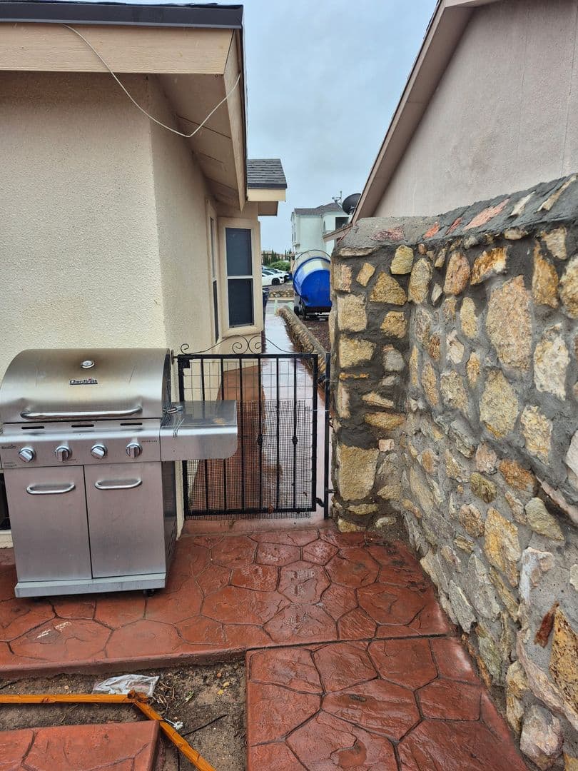 El Paso House: 3264 Tierra Mision Drive