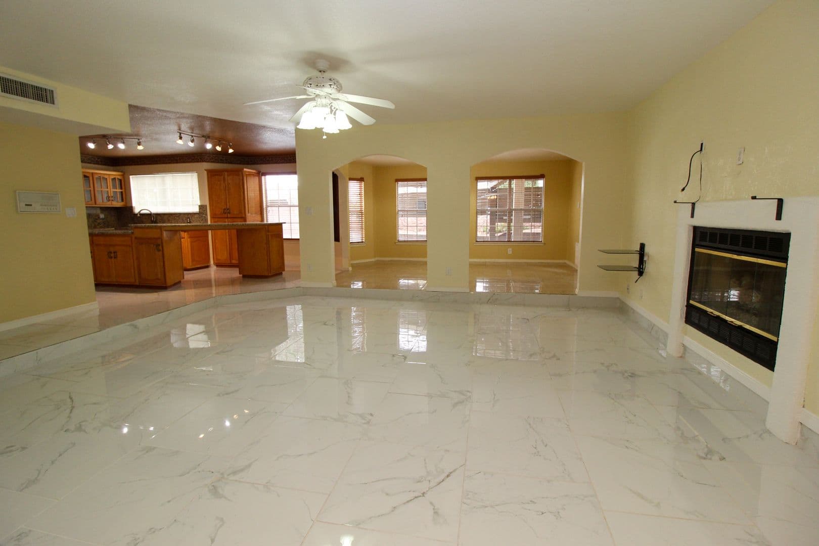 El Paso House: 1984 Paseo Granada Ln