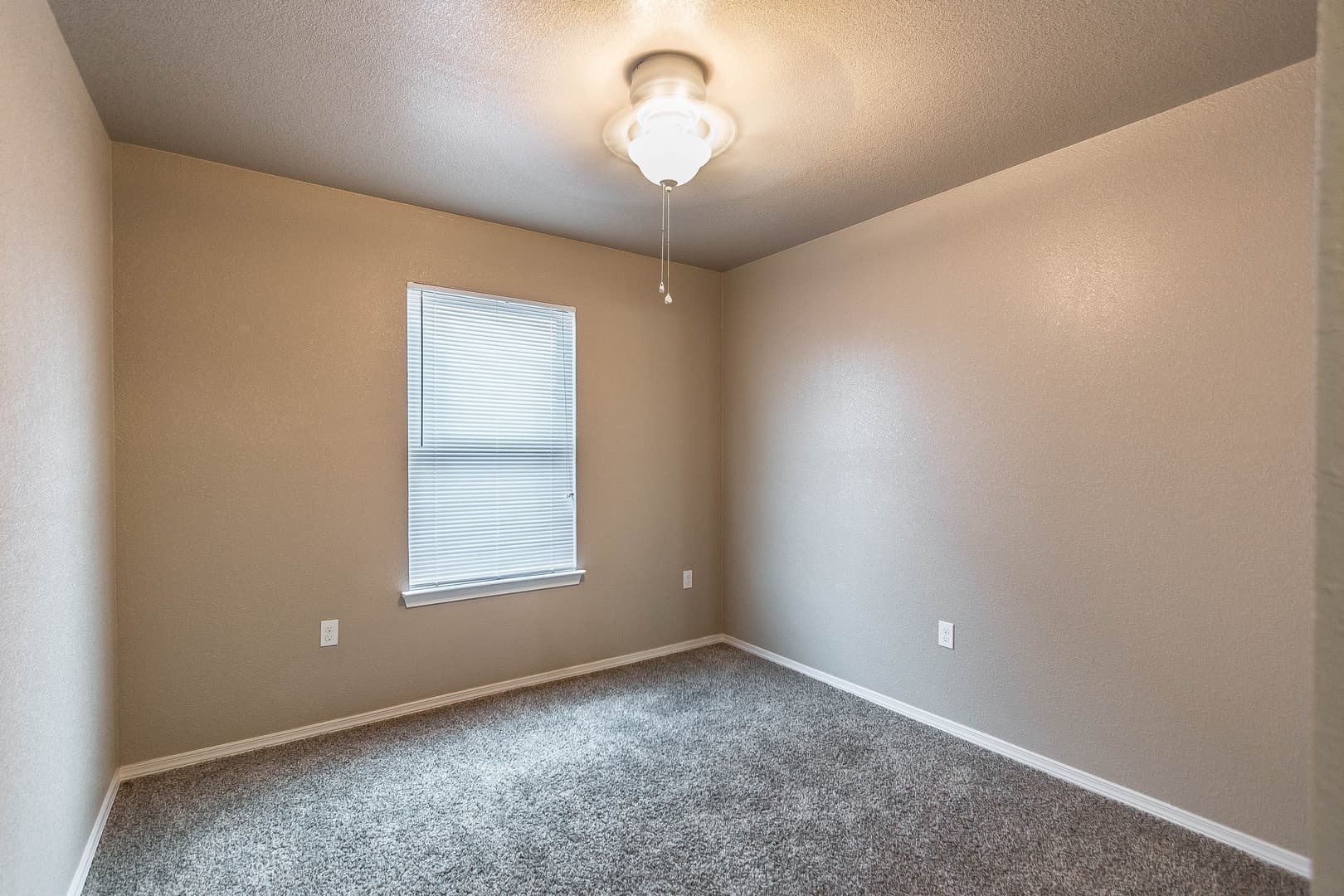 El Paso House: 10712 Blue Sage Cir