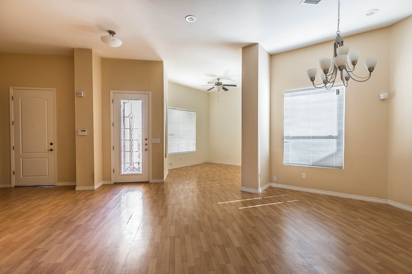 El Paso House: 5537 Ignacio Frias Drive