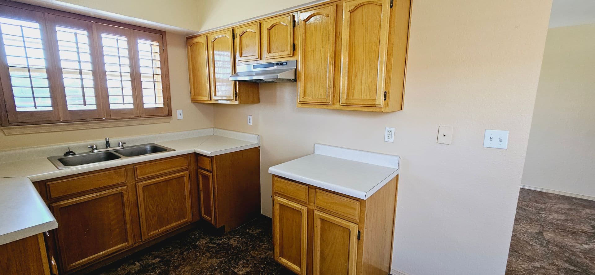El Paso Apartment: 3903 Van Buren