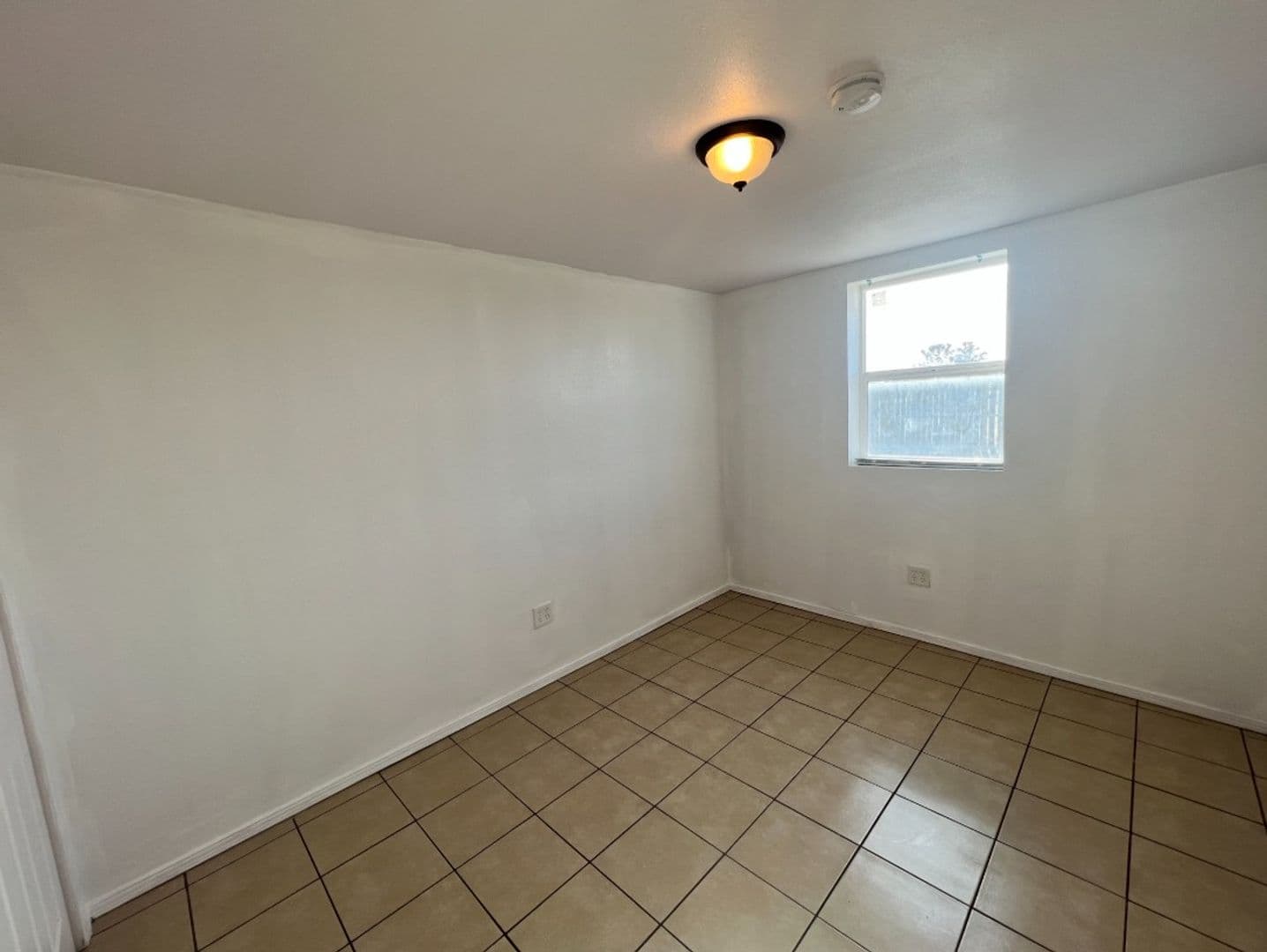 Clint Apartment: 14831 Allemands