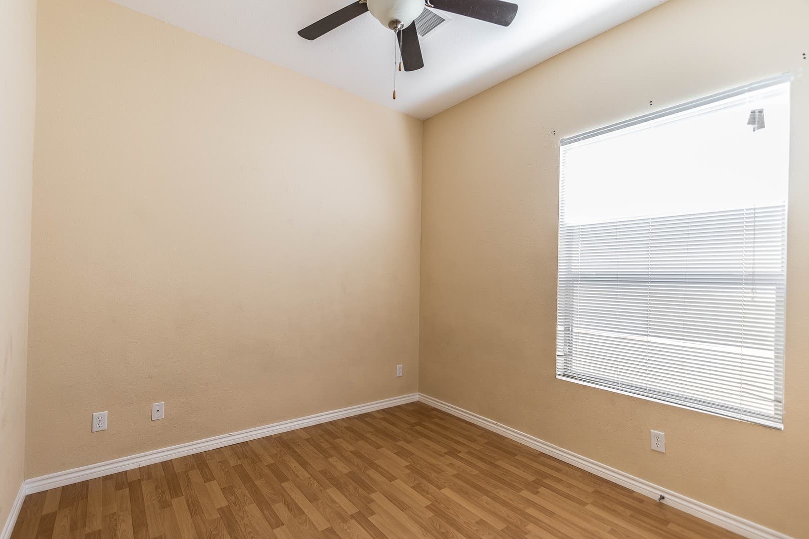 El Paso House: 5537 Ignacio Frias Drive