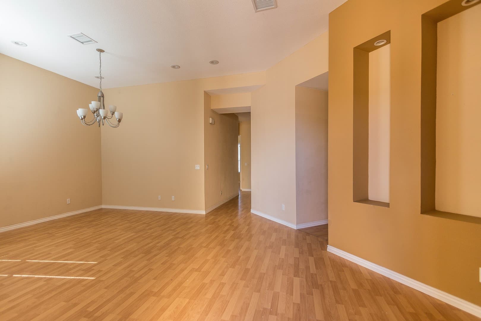 El Paso House: 5537 Ignacio Frias Drive