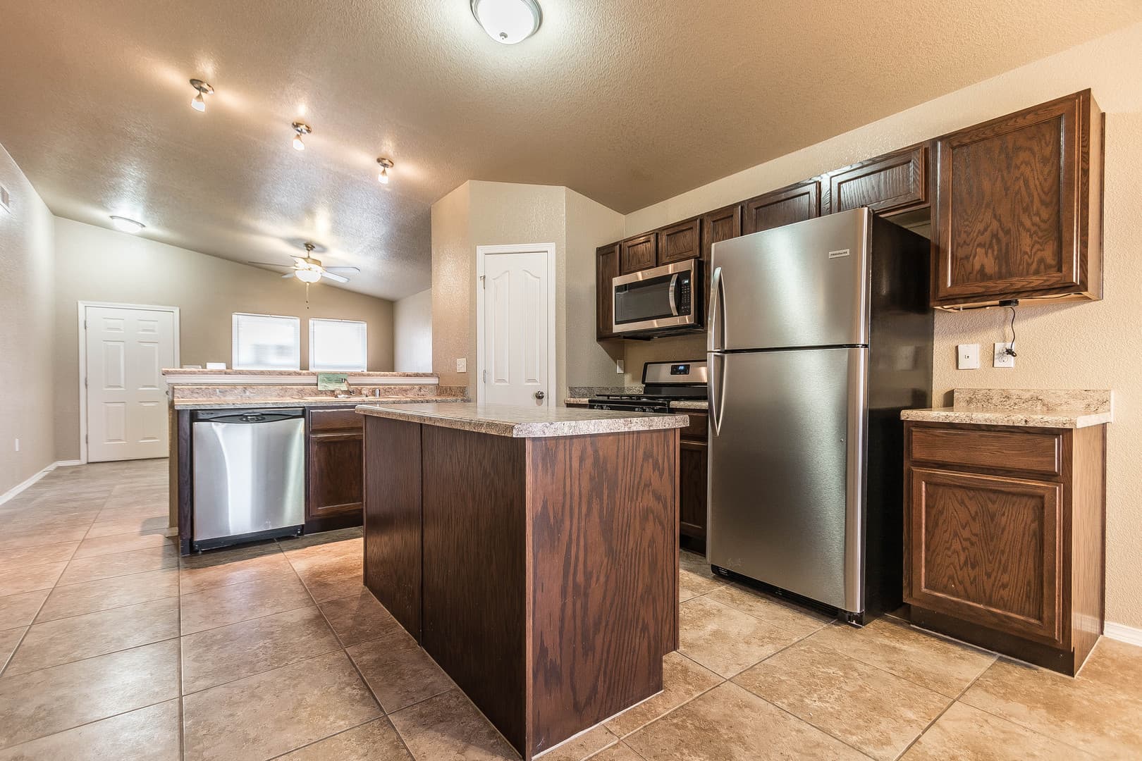 El Paso House: 10712 Blue Sage Cir