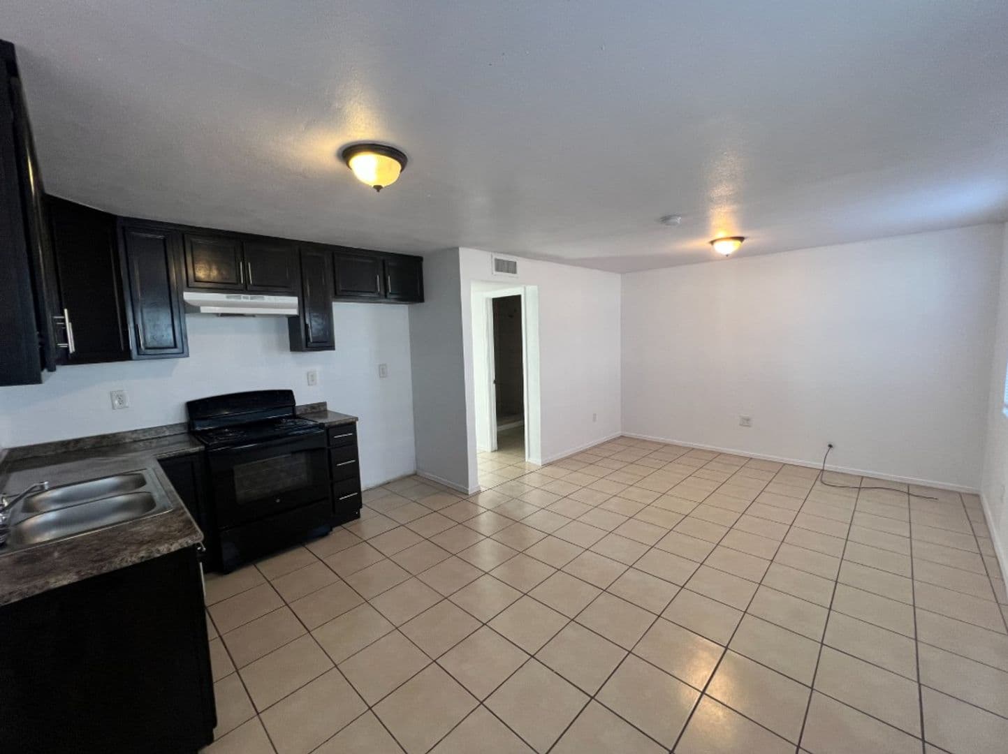 Clint Apartment: 14831 Allemands