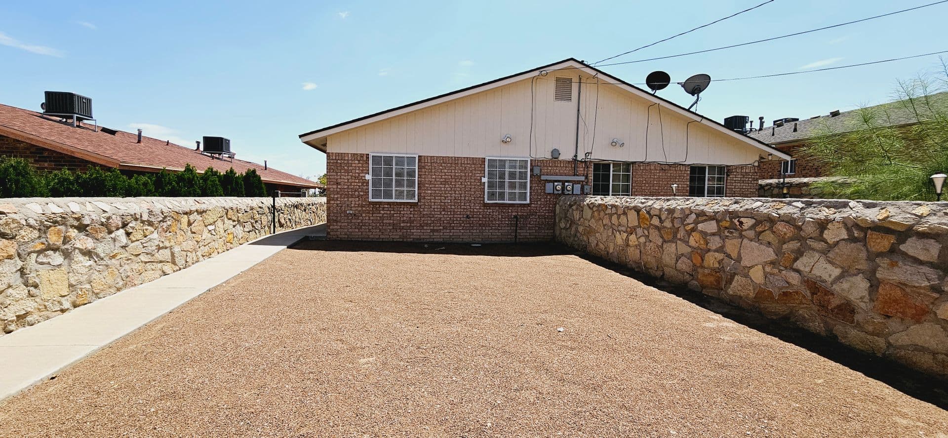 El Paso Apartment: 3903 Van Buren
