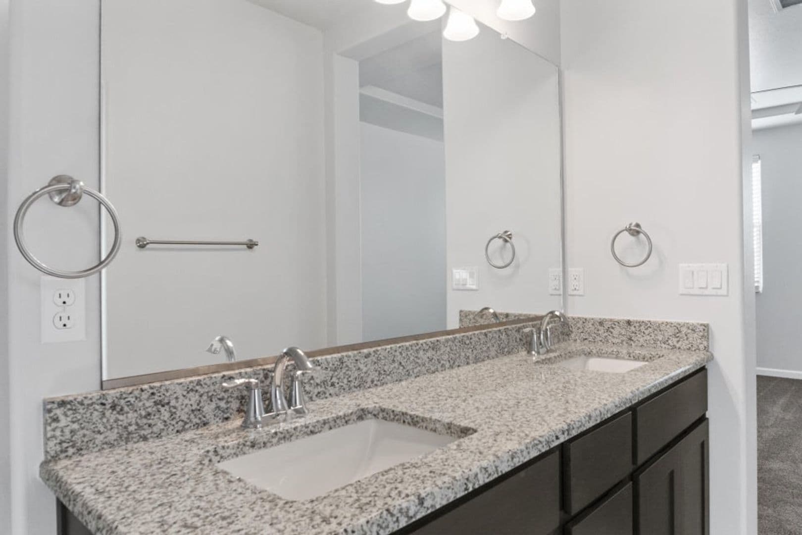 Socorro House: 512 Twilight Dr