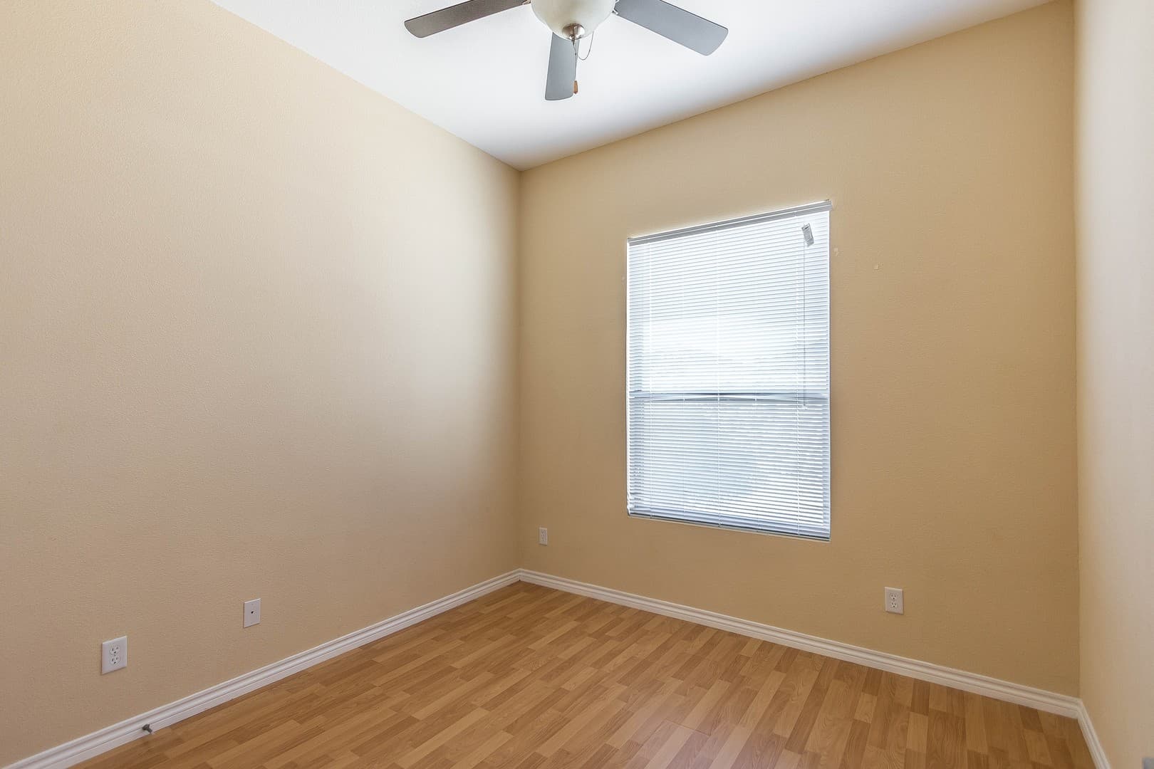 El Paso House: 5537 Ignacio Frias Drive
