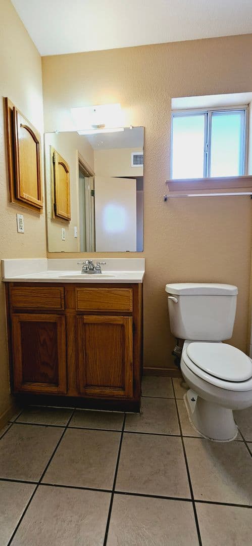 El Paso Apartment: 3903 Van Buren