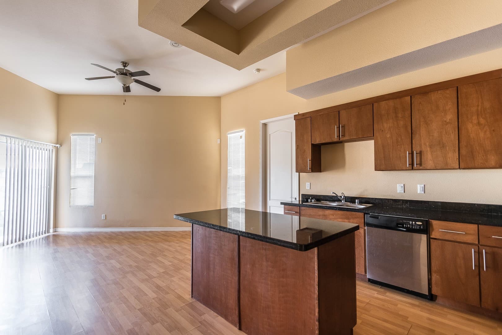 El Paso House: 5537 Ignacio Frias Drive