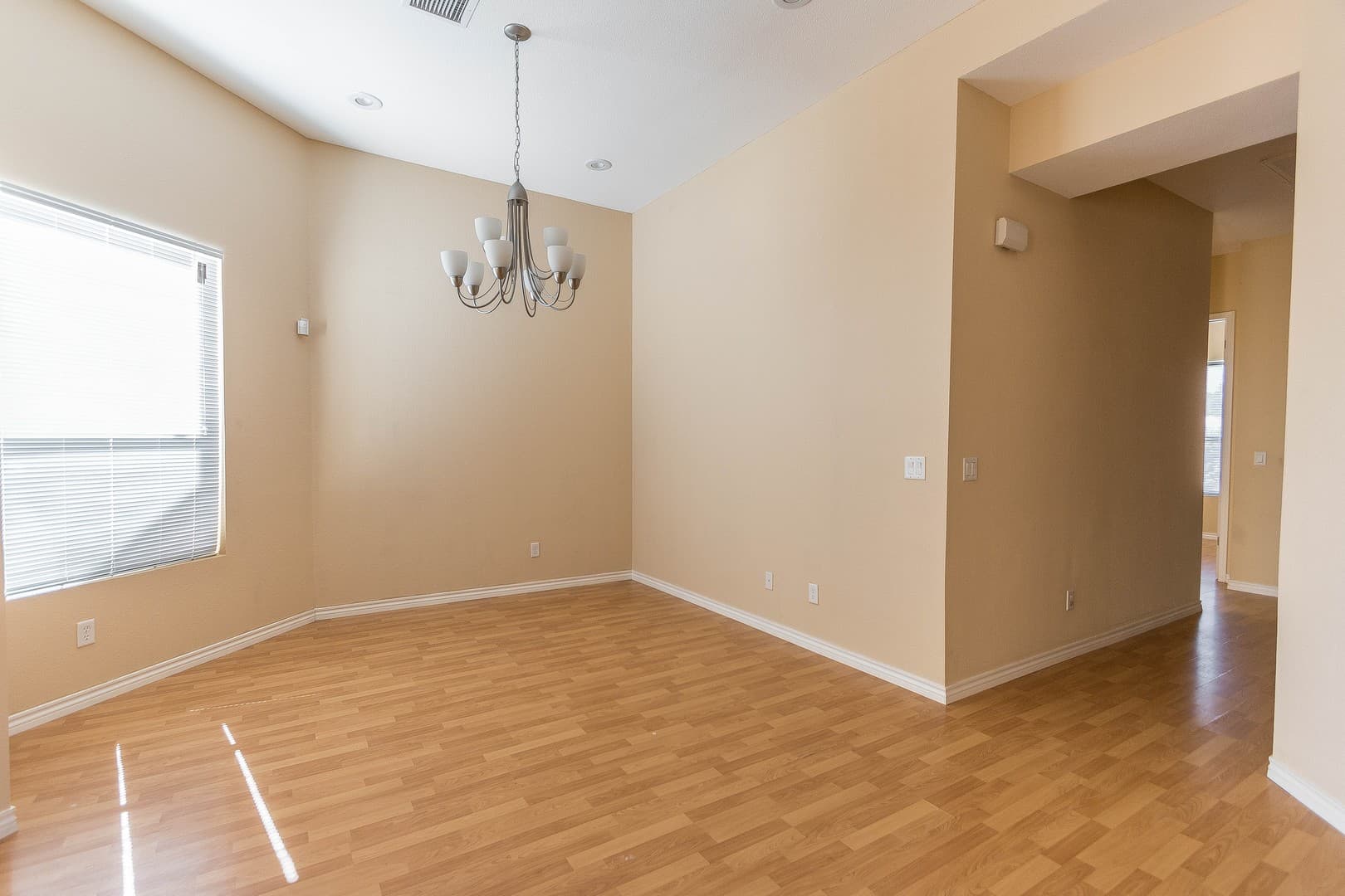 El Paso House: 5537 Ignacio Frias Drive