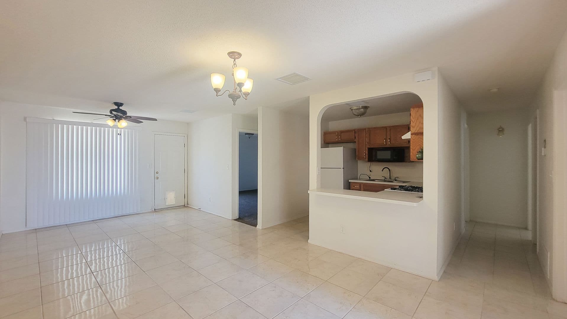El Paso House: 10449 Valle Suave Dr - House