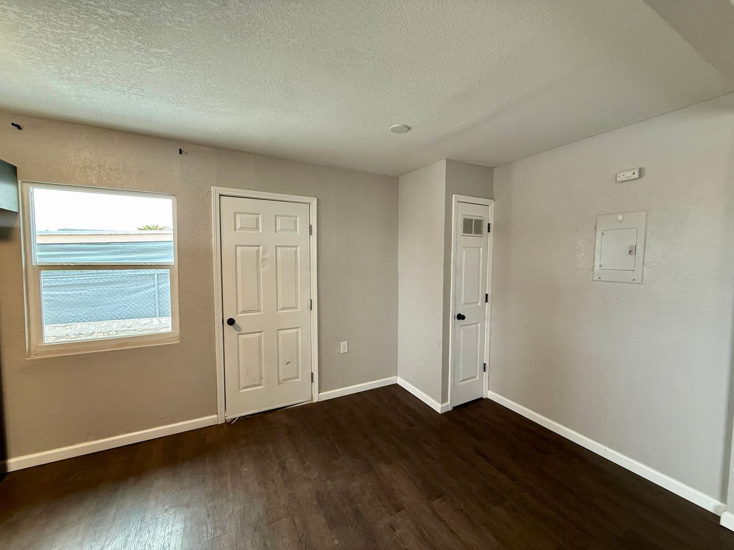 El Paso Apartment: 5593 Hunt Ct
