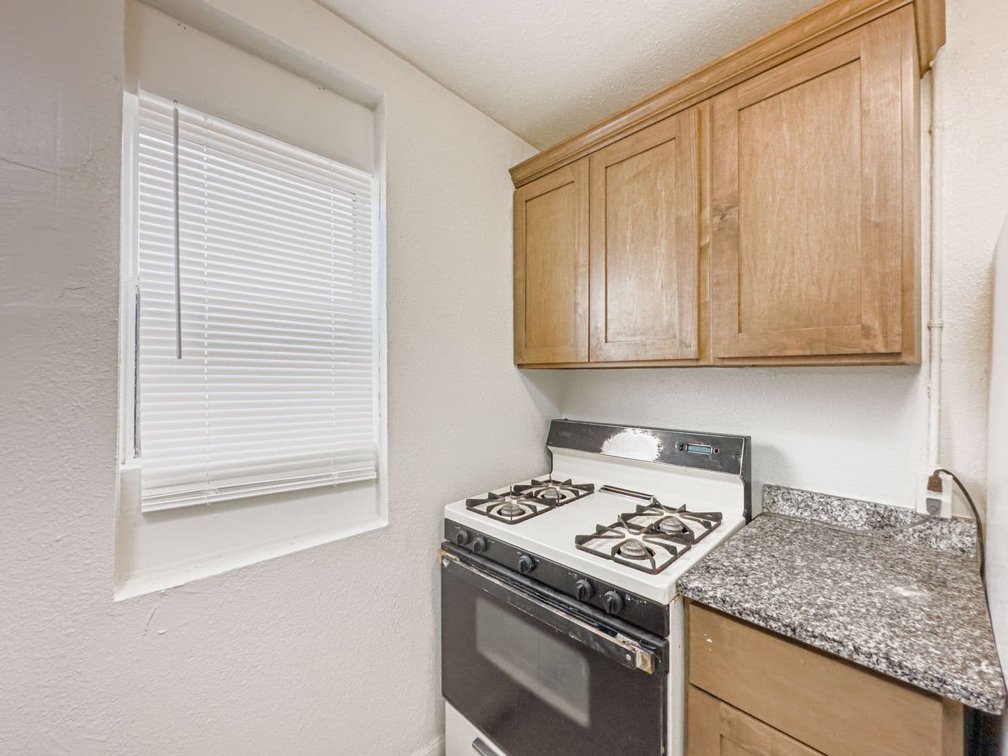 El Paso Apartment: 809 N Virginia