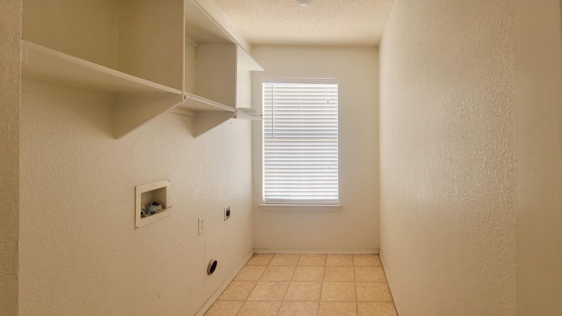 El Paso House: 10449 Valle Suave Dr - House