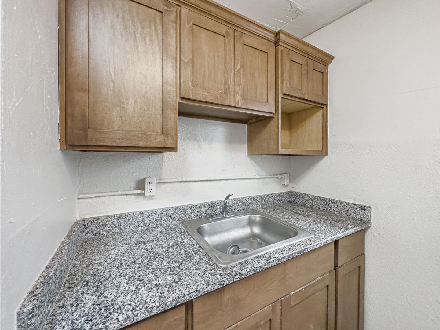 El Paso Apartment: 809 N Virginia
