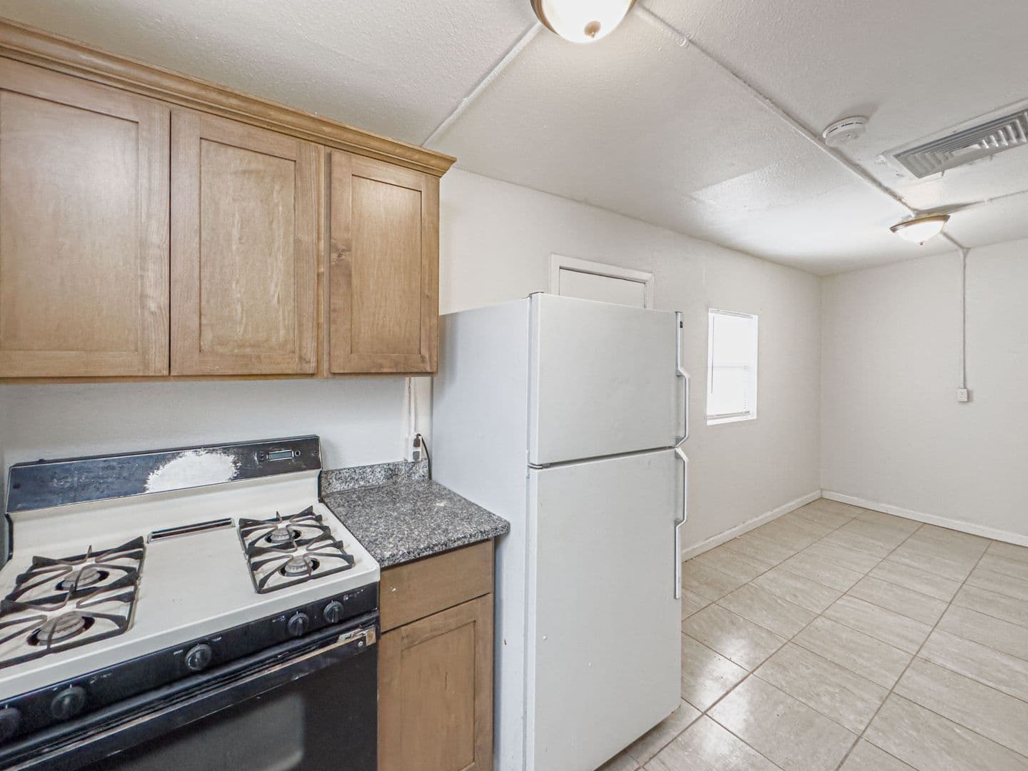 El Paso Apartment: 809 N Virginia