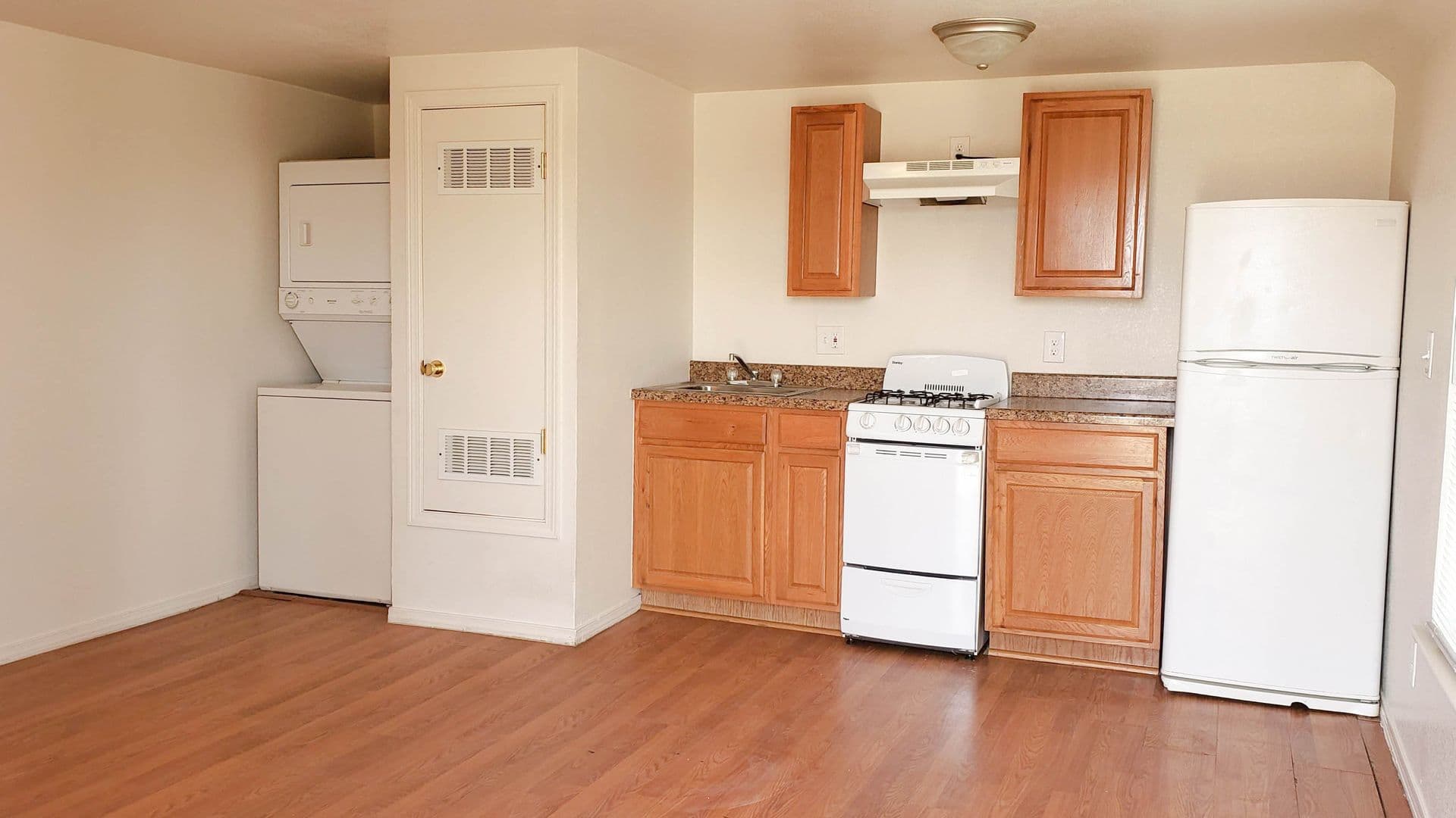 El Paso Apartment: 205 Little Flower