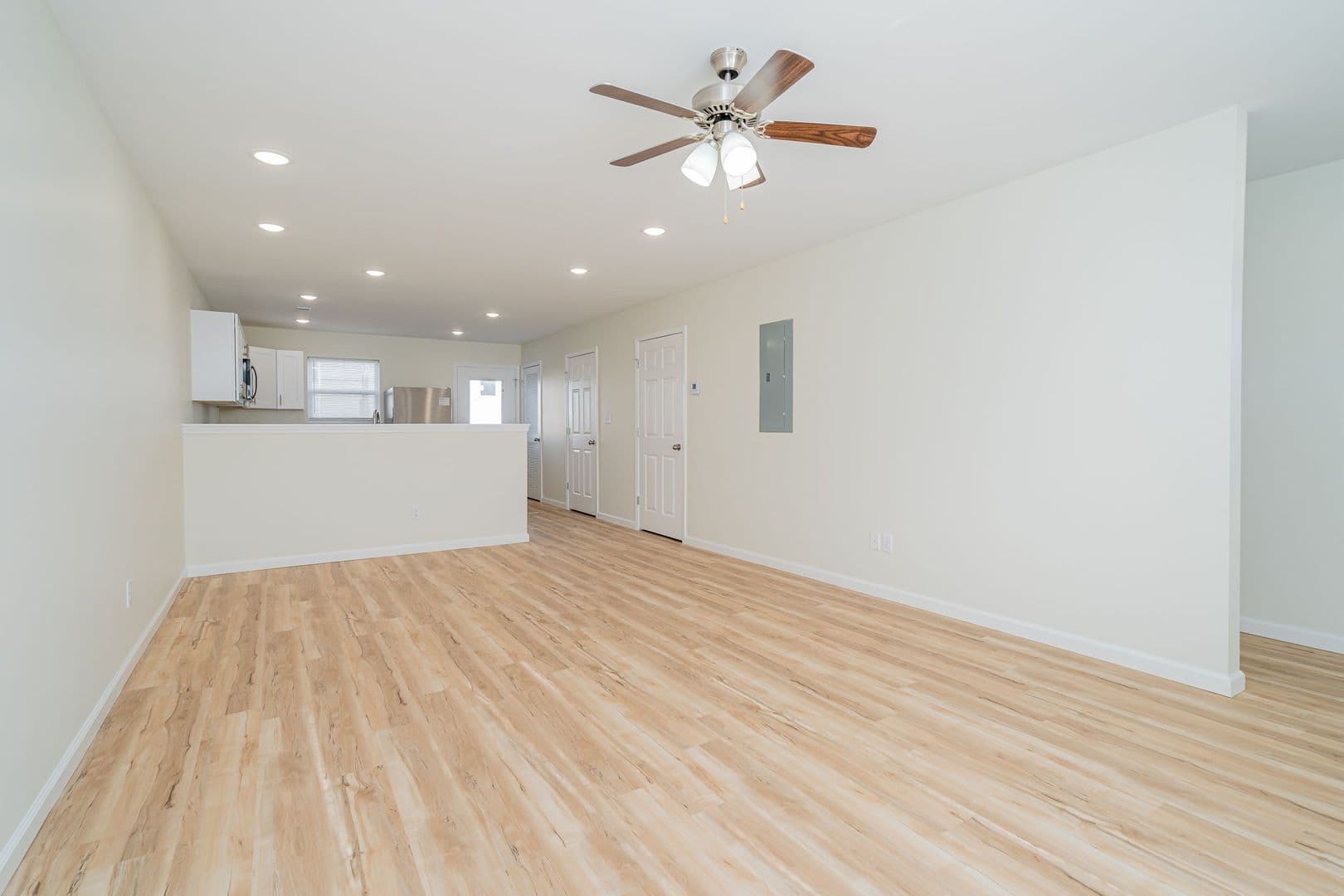 Farmington Apartment: 100 Roper Loop