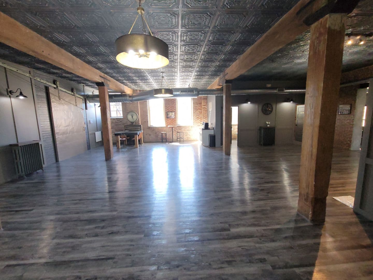 Washington Apartment: 700 W. 2nd Street