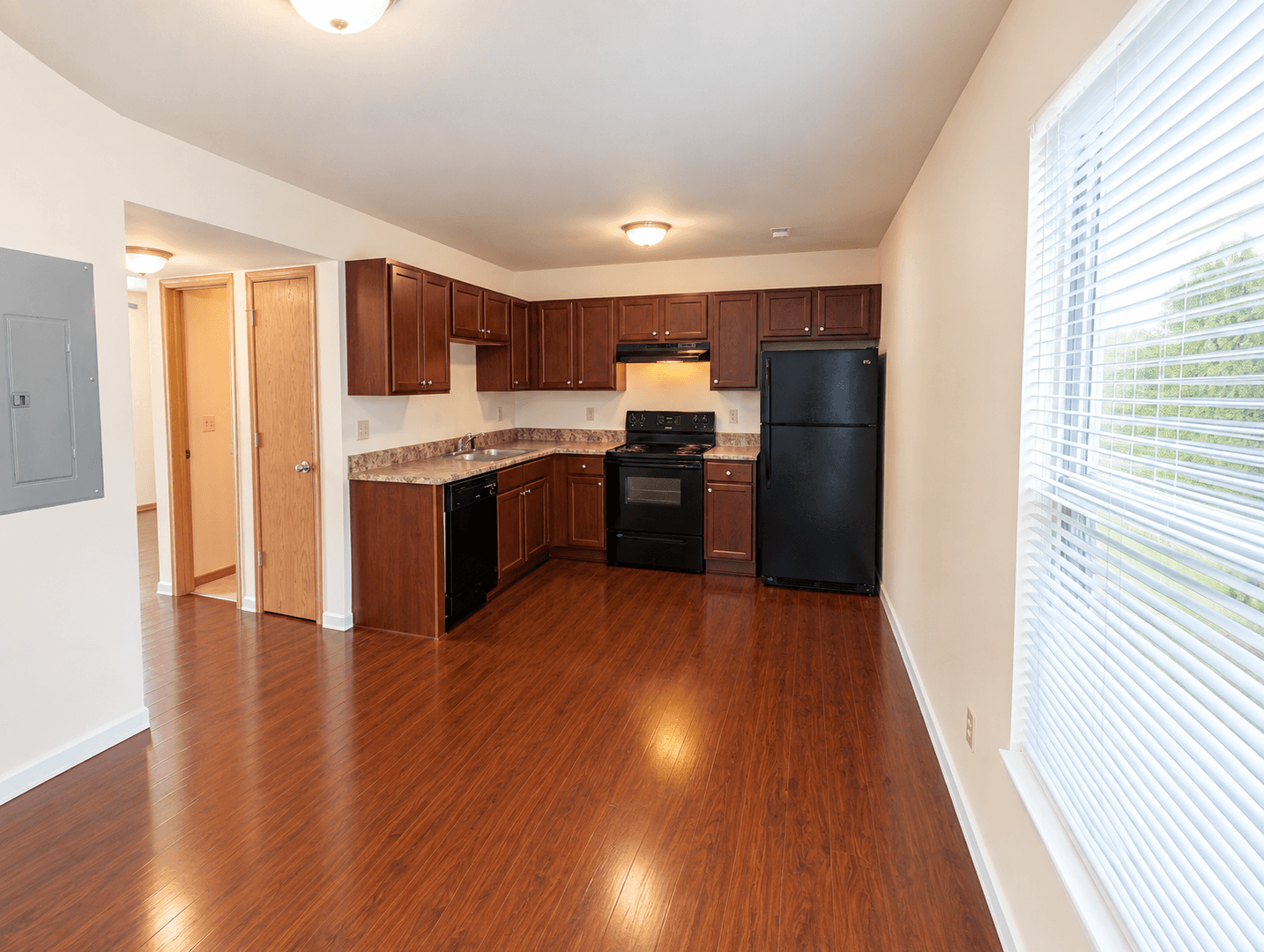 Union Apartment: 407B Prairie Hill Court