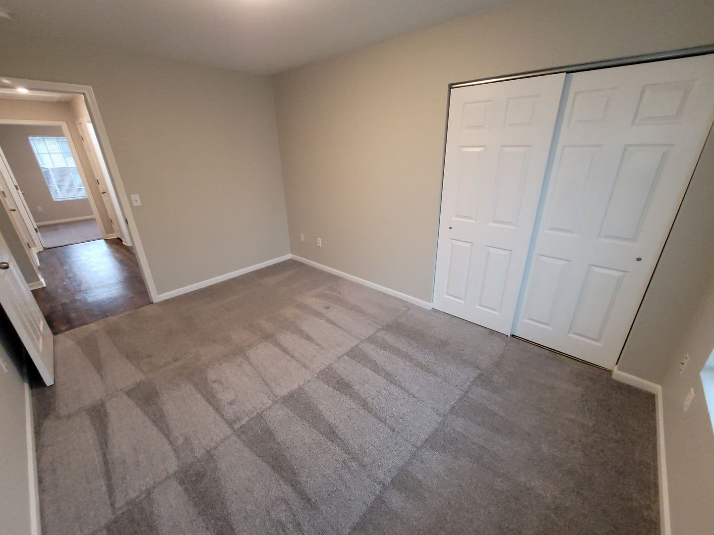 Warrenton Apartment: 1044 Hawthorne Village Drive