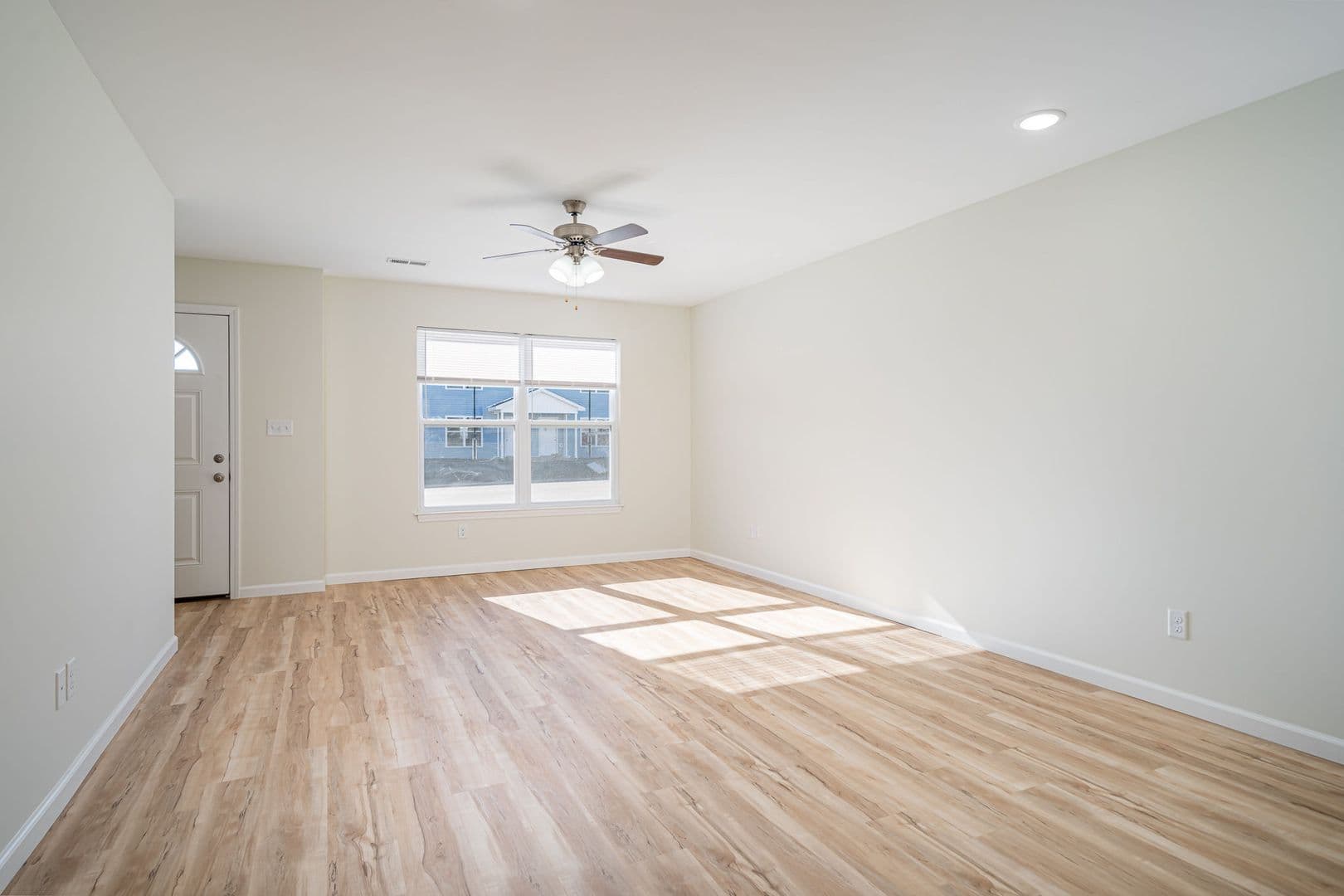 Farmington Apartment: 100 Roper Loop