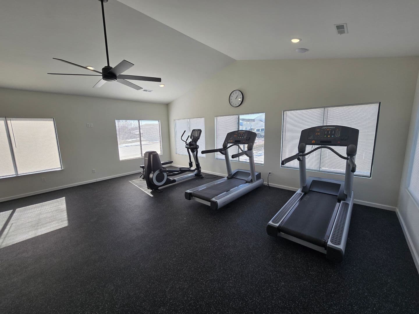 Farmington Apartment: 100 Roper Loop