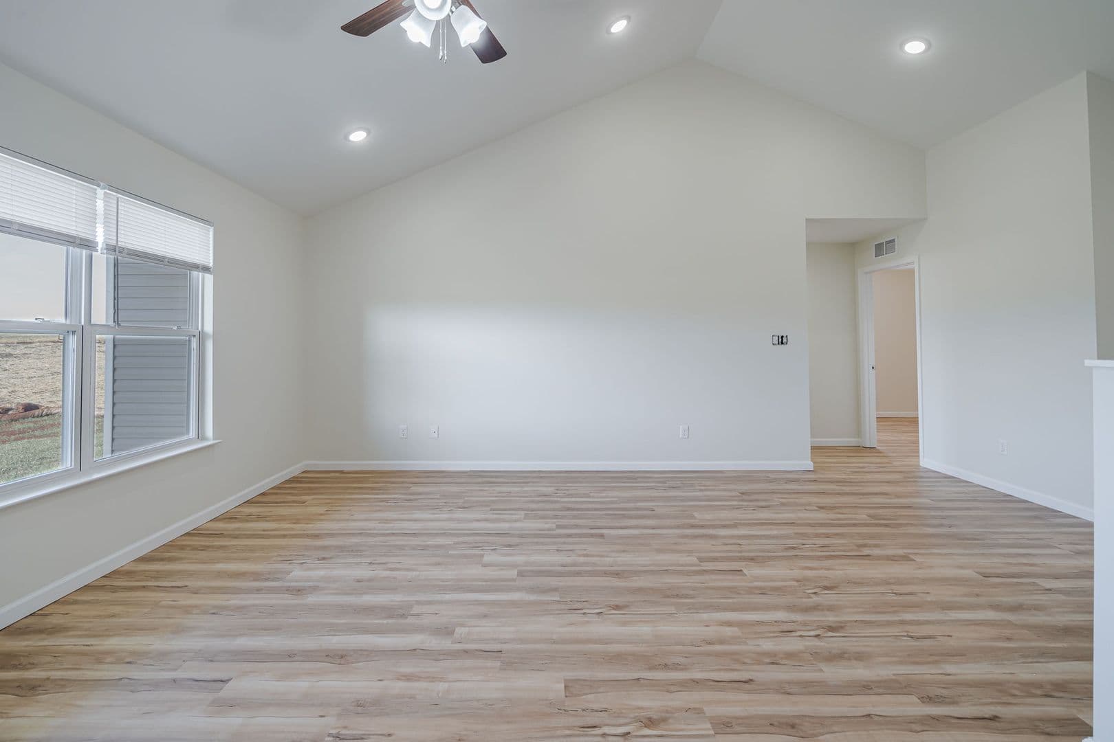 Farmington Apartment: 100 Roper Loop