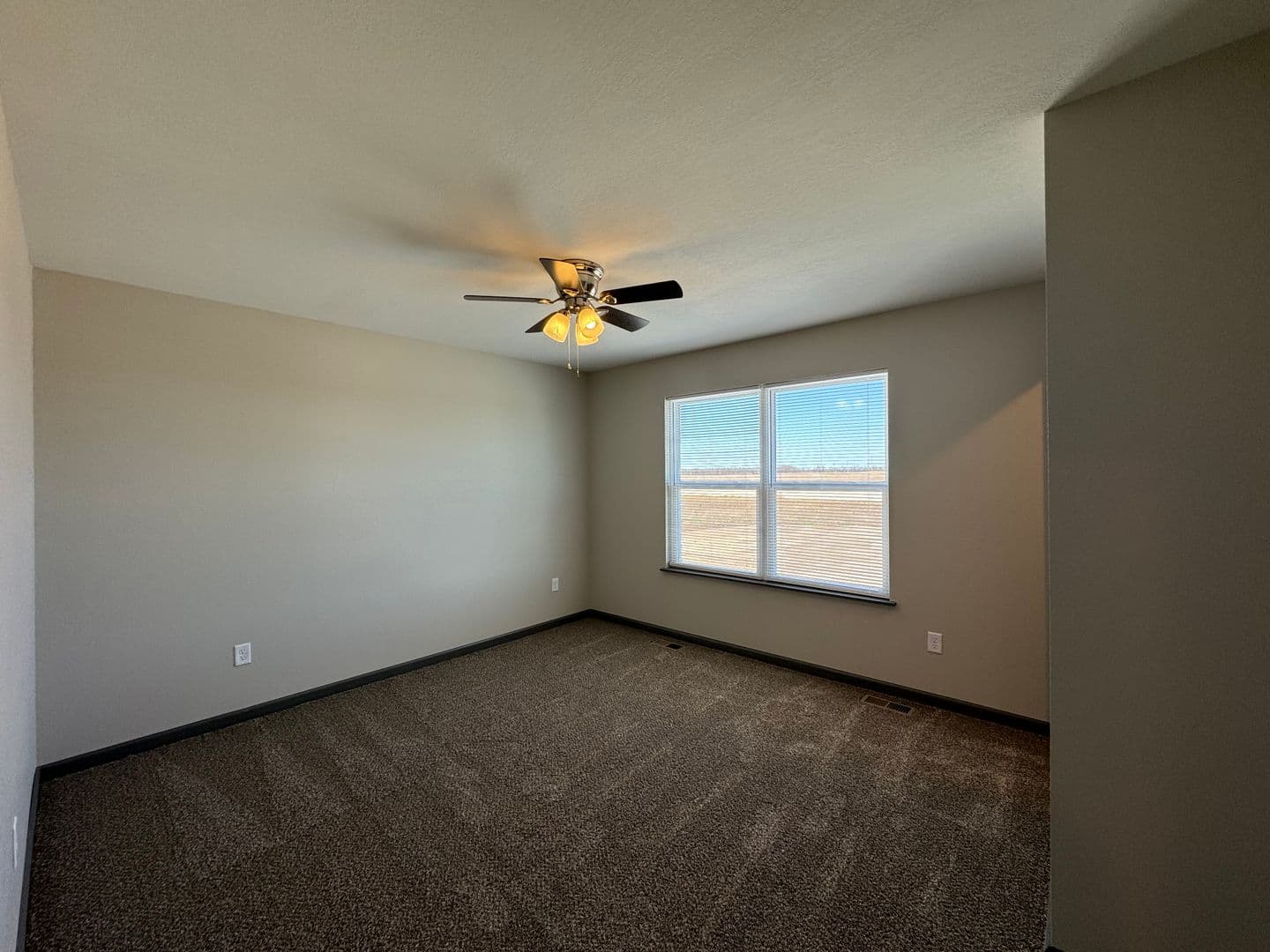 Montgomery City Apartment: 2 Longview Circle