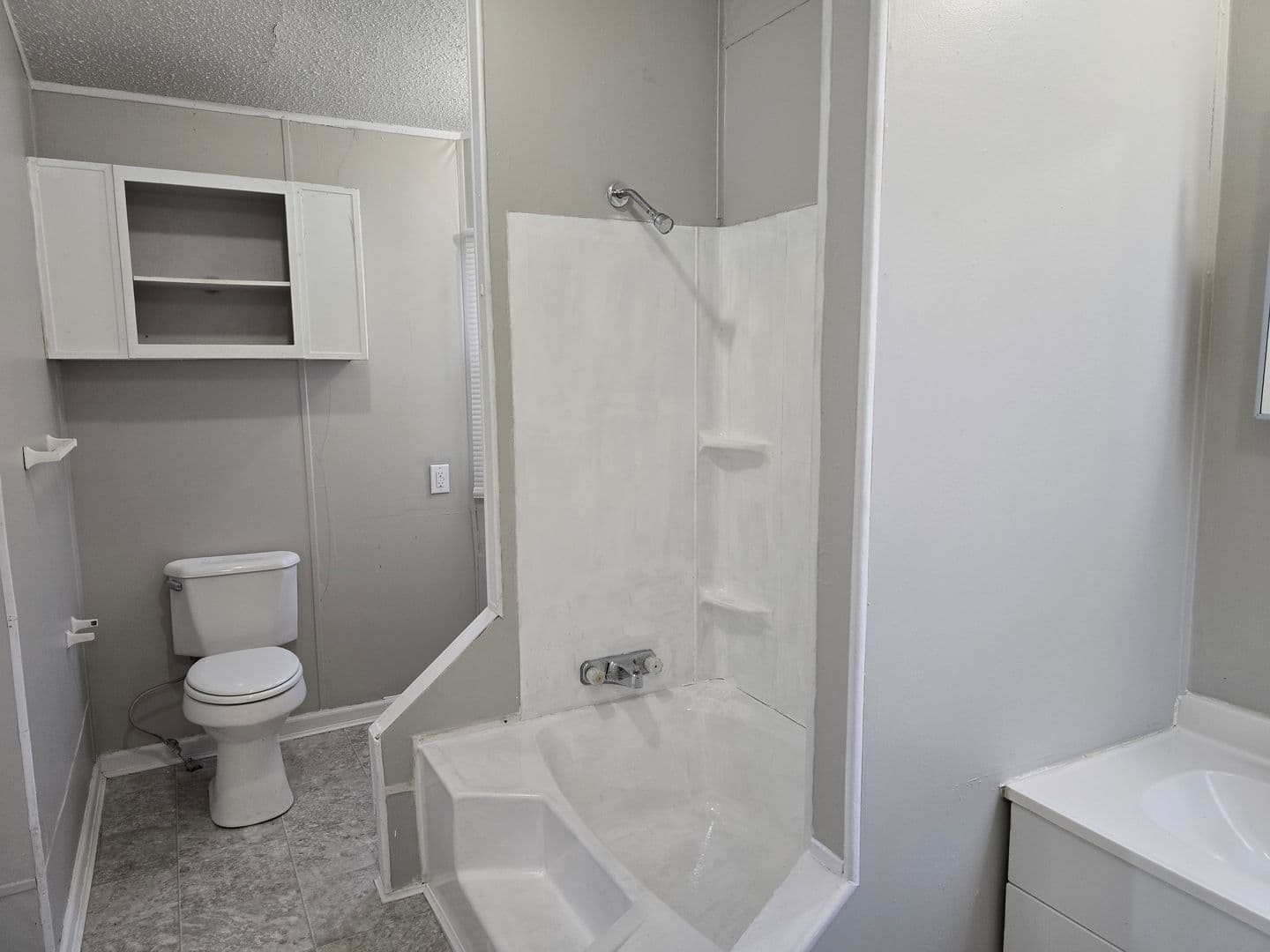 Warrenton Apartment: 1194 Juniper Drive