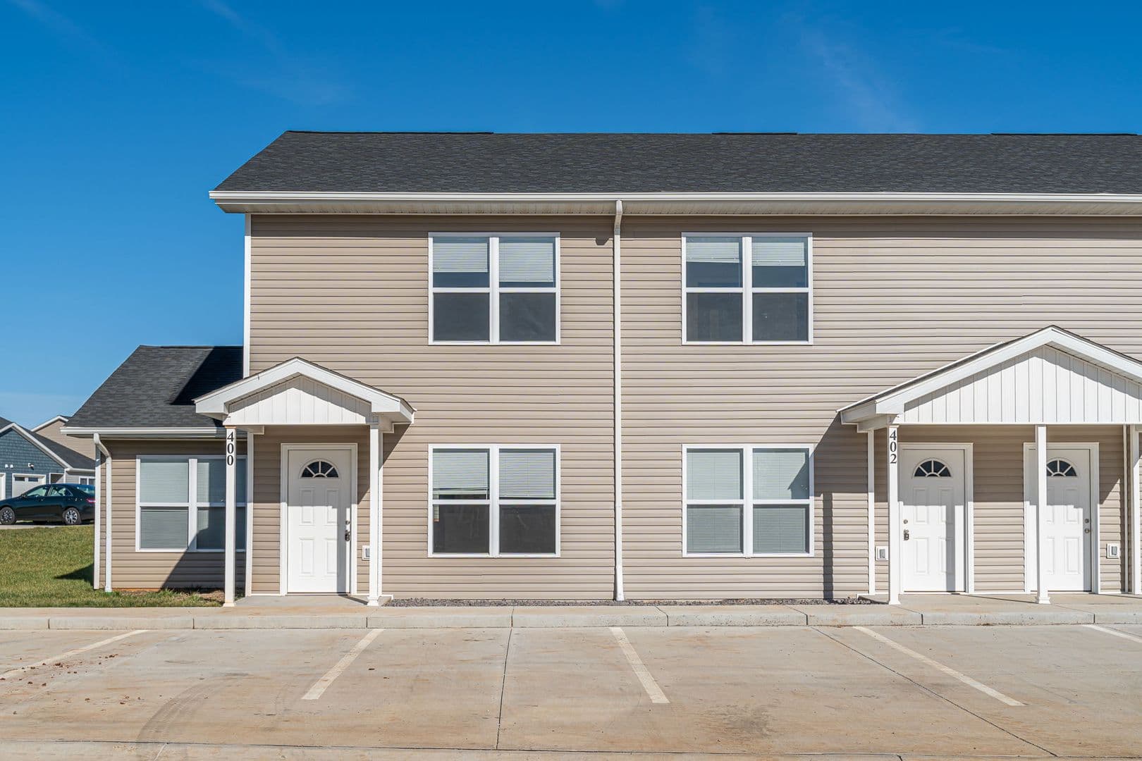 Farmington Apartment: 100 Roper Loop