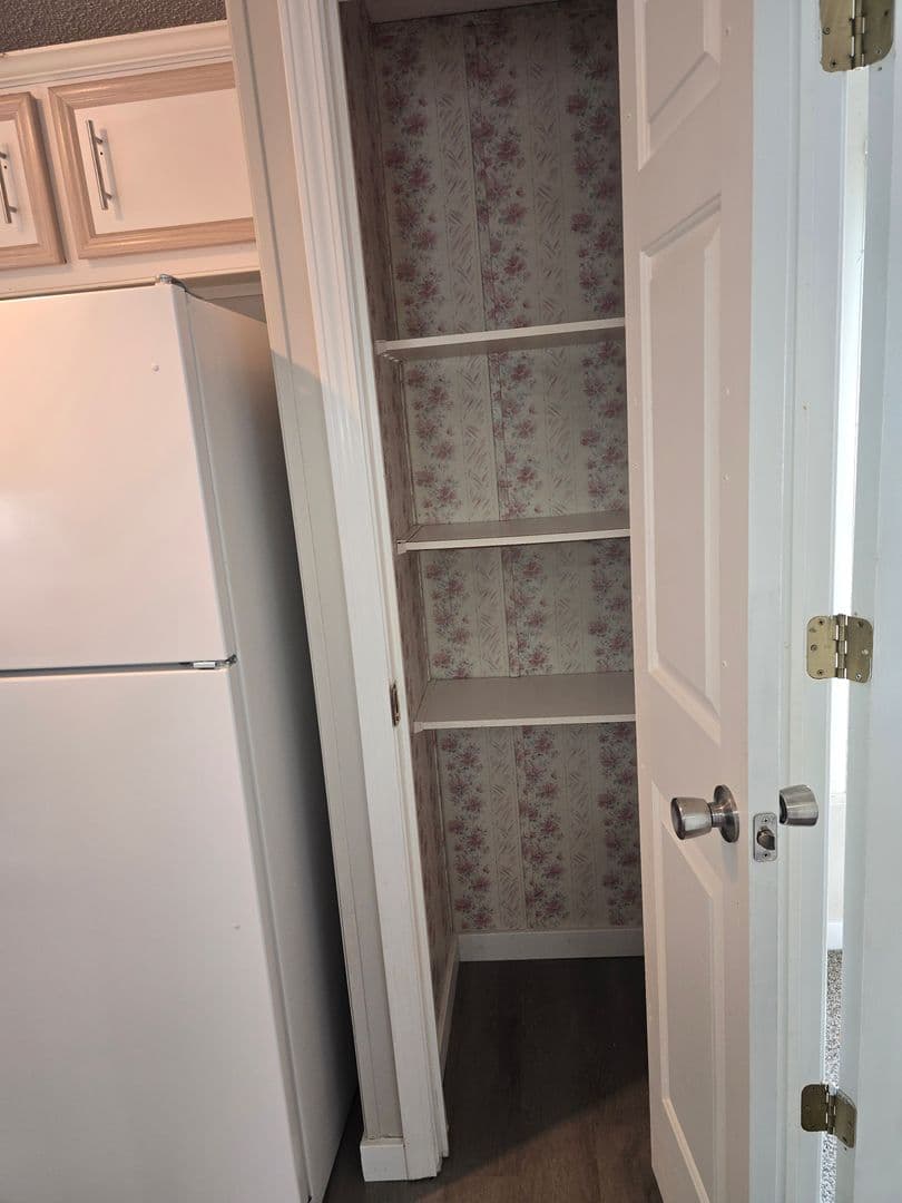 Warrenton Apartment: 1194 Juniper Drive
