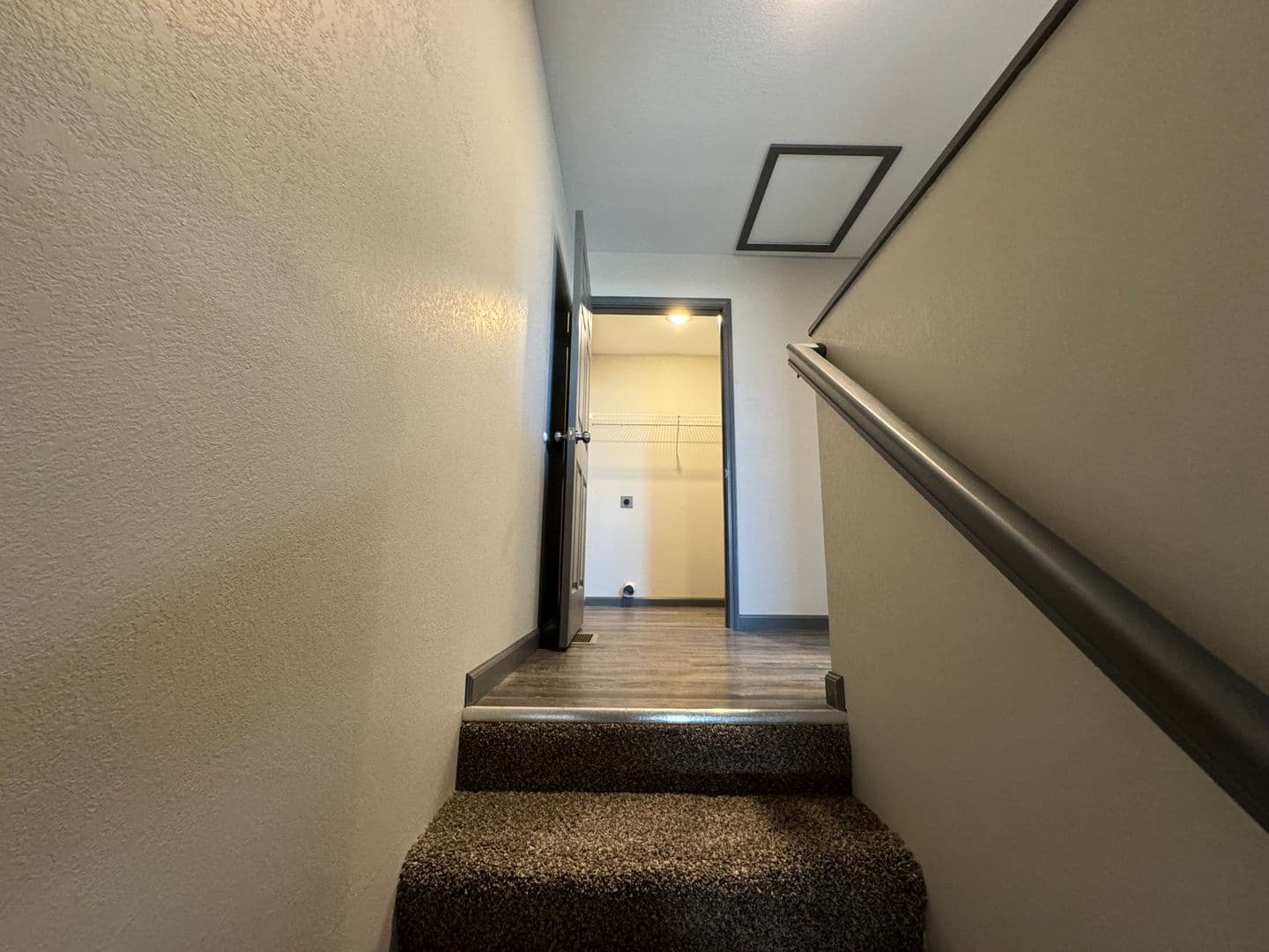 Montgomery City Apartment: 2 Longview Circle