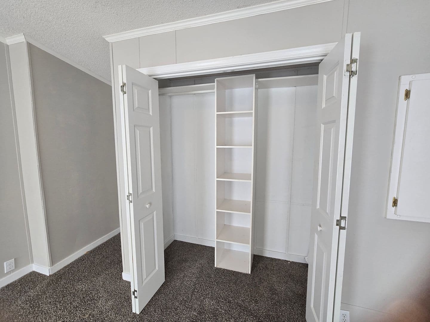 Warrenton Apartment: 1194 Juniper Drive