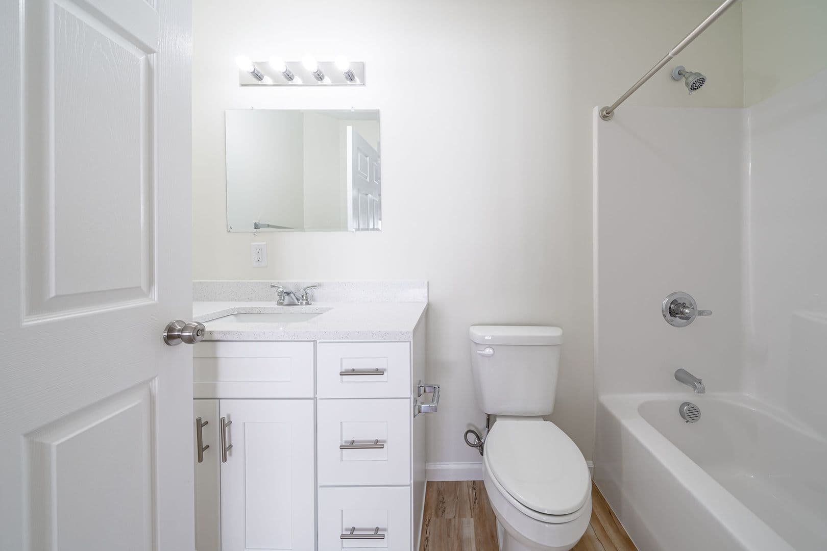 Farmington Apartment: 100 Roper Loop