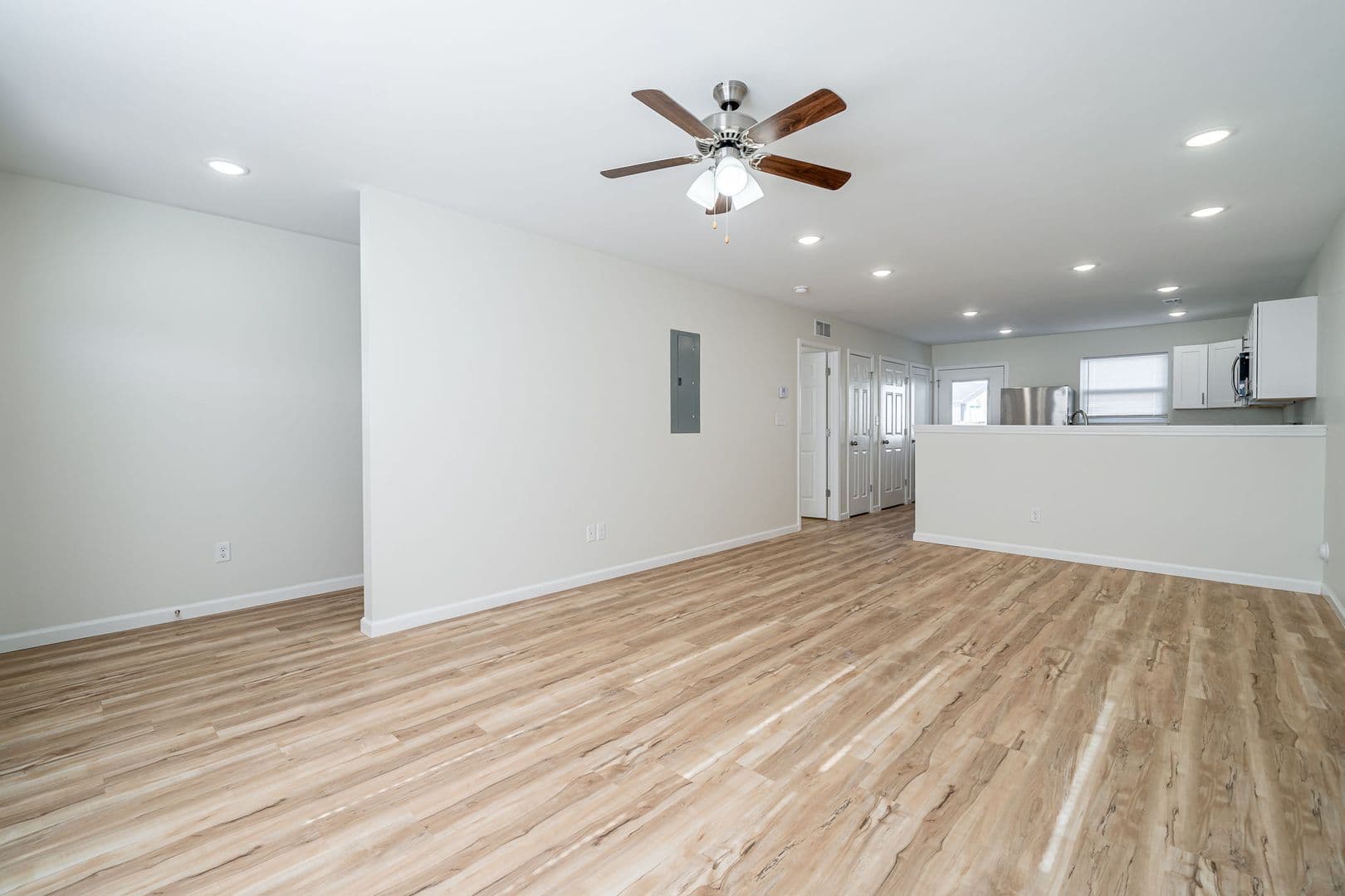 Farmington Apartment: 100 Roper Loop