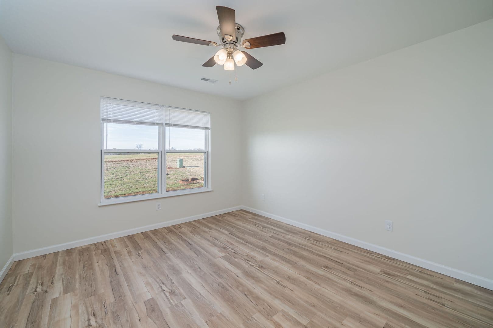 Farmington Apartment: 100 Roper Loop