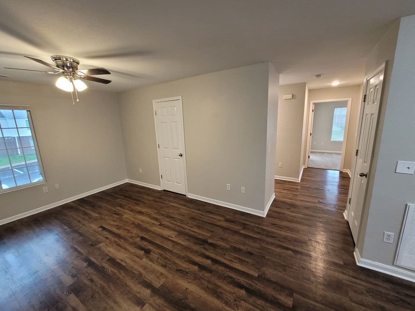 Warrenton Apartment: 1044 Hawthorne Village Drive