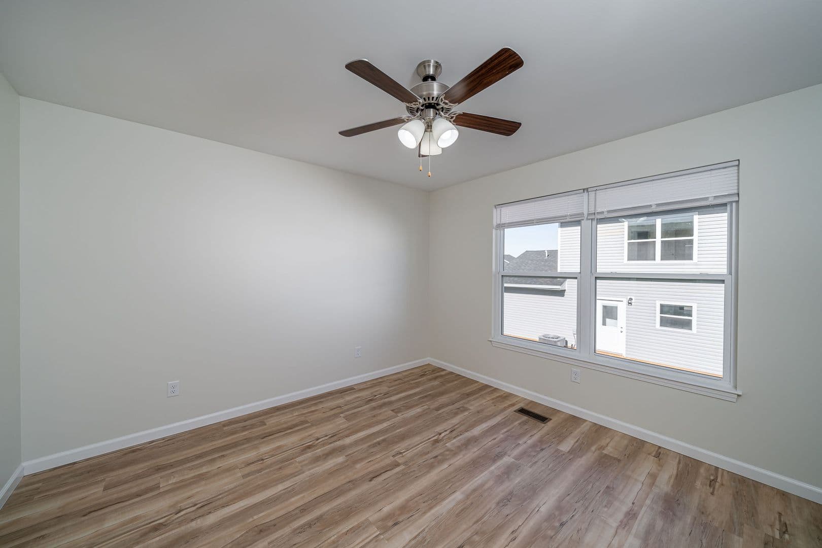 Farmington Apartment: 100 Roper Loop