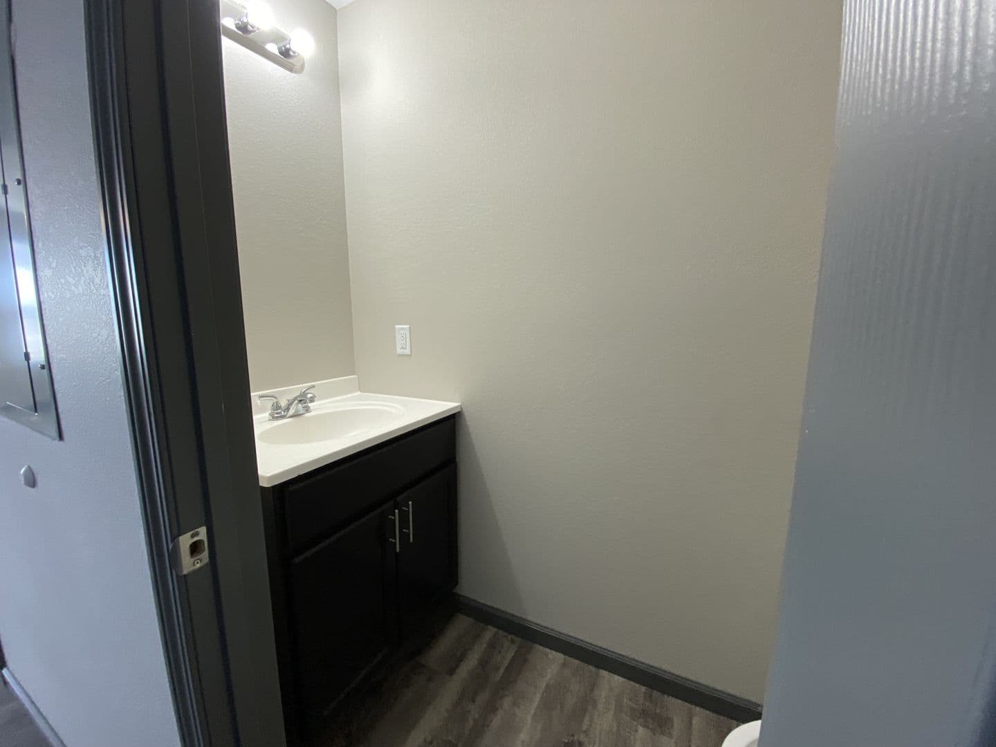 Montgomery City Apartment: 2 Longview Circle