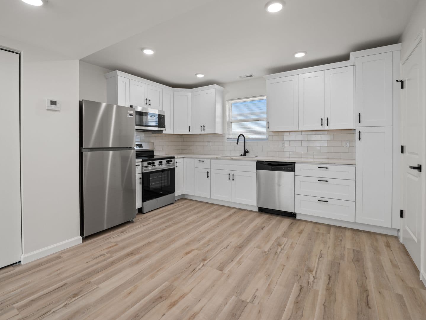 Ellisville Apartment: 16825 Autumn Terrace Drive