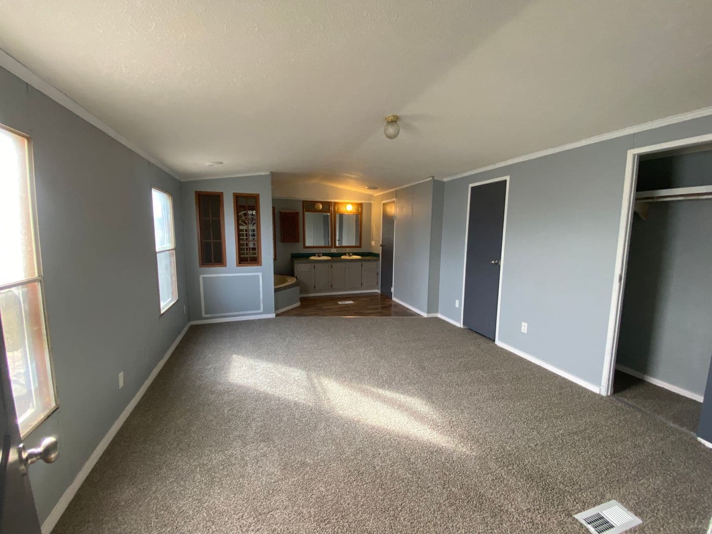 Warrenton Apartment: 1194 Juniper Drive