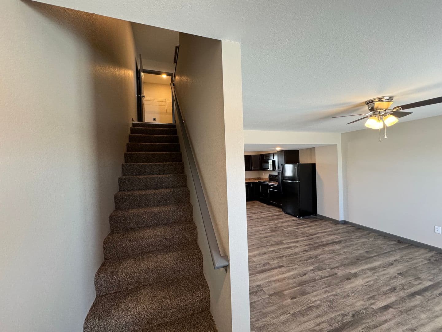 Montgomery City Apartment: 2 Longview Circle