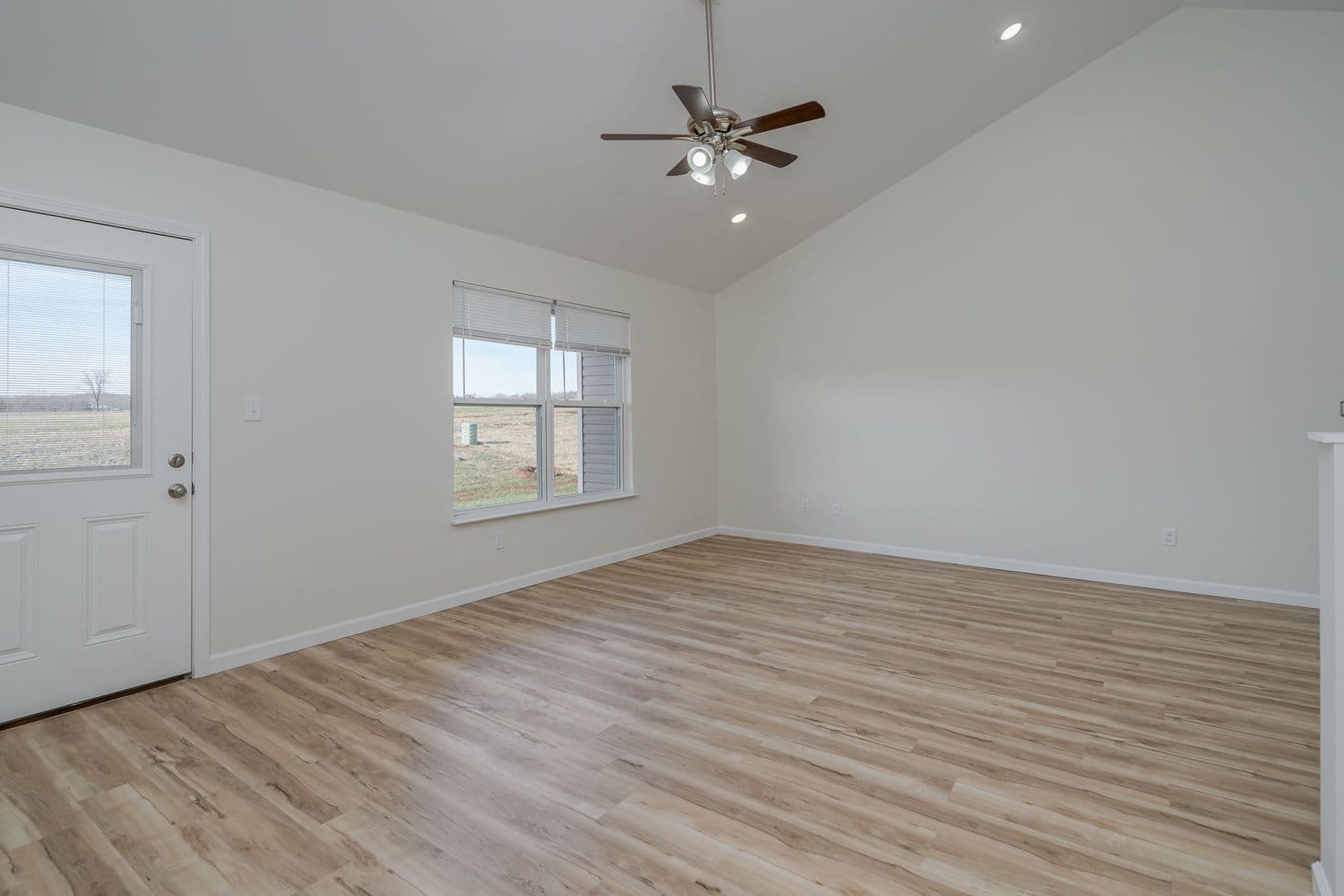Farmington Apartment: 100 Roper Loop